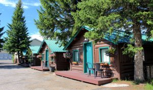 Yellowstone family lodging options